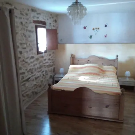 Maison De Village